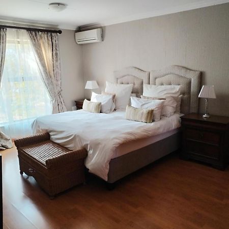 Hole In One Hotell Roodepoort Eksteriør bilde