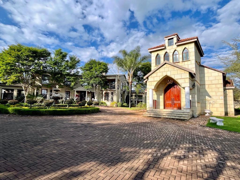 Hole In One Hotell Roodepoort Eksteriør bilde