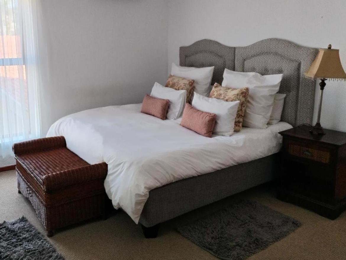 Hole In One Hotell Roodepoort Eksteriør bilde