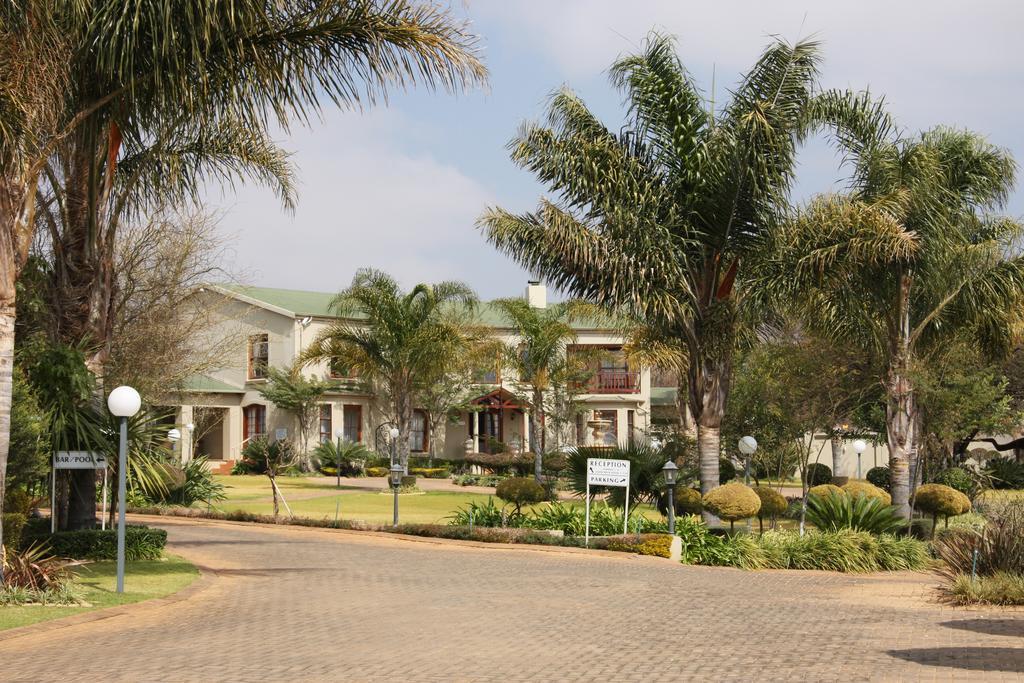 Hole In One Hotell Roodepoort Eksteriør bilde